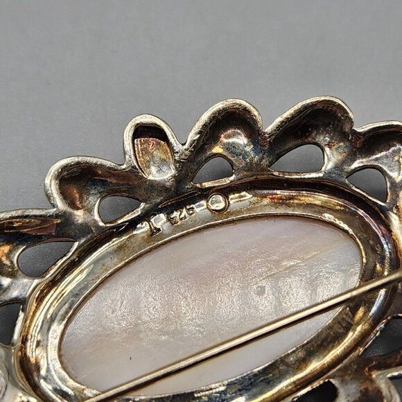 Sterling Silver Marcasite Oval Brooch Pearlescent 15.32g Mother of Pearl - Picture 6 of 12